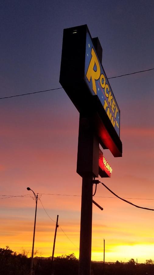 Rocket Inn ทรูธออร์คอนซีเควนเซส ภายนอก รูปภาพ